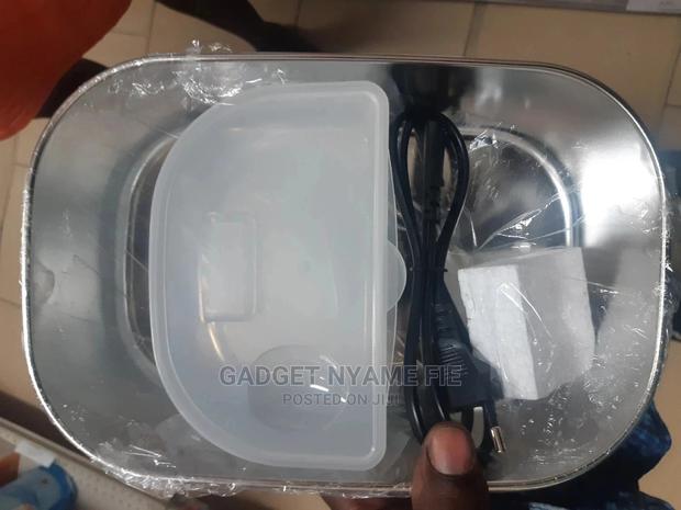 Electric Lunch Box (Plastic and Stainless Steel) · Photo 1