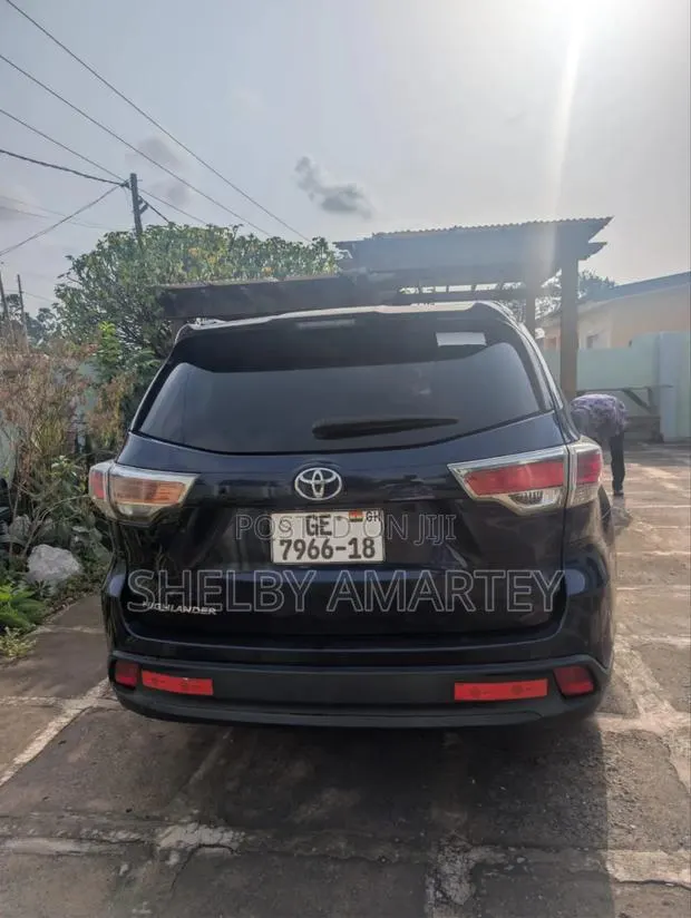 Toyota Highlander LE 4x2 (2.7L 4cyl 6A) 2016 Blue · Photo 1