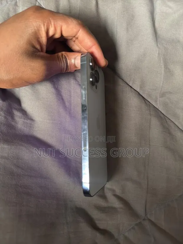 Apple iPhone 13 Pro Max 128 GB Blue · Photo 1