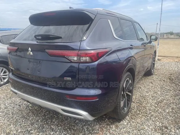 Mitsubishi Outlander SEL Launch Edition 2022 Blue · Photo 1