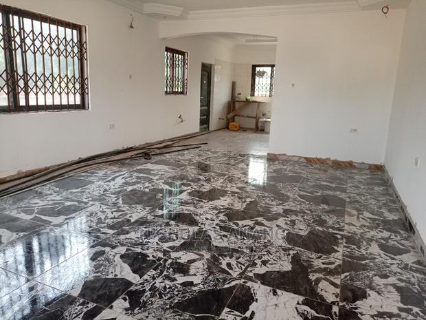 3bdrm House in Teshie for rent · Photo 3
