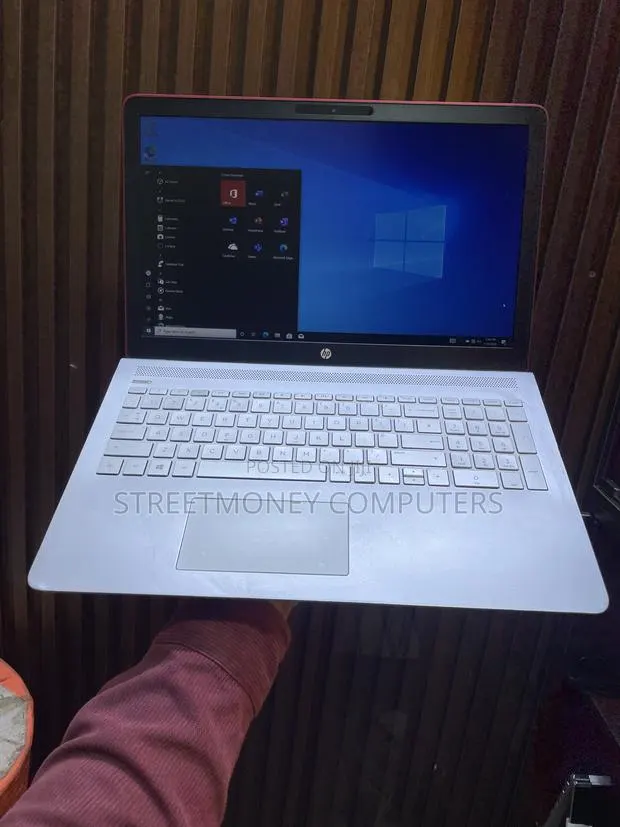 Laptop HP Pavilion 15 8GB AMD A10 HDD 1T · Photo 1
