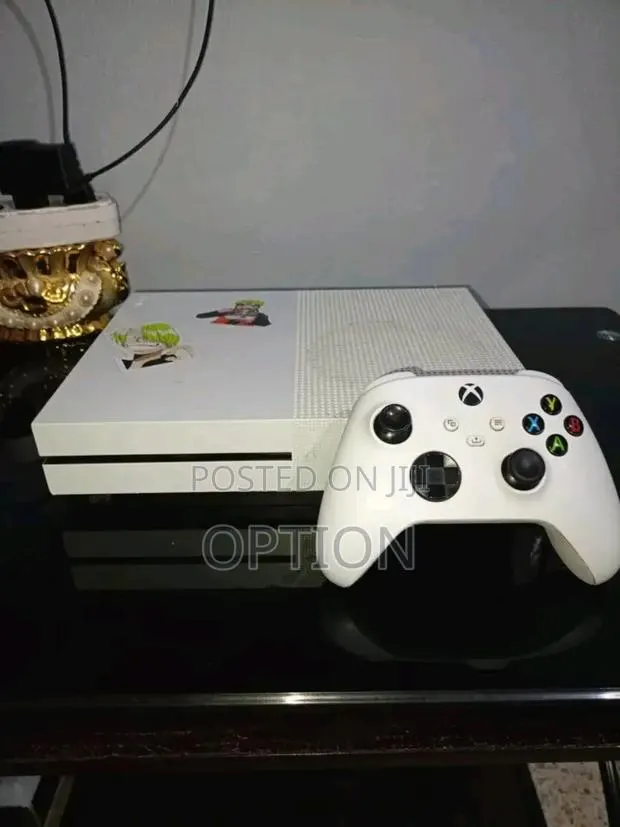 Xbox One S White · Photo 1