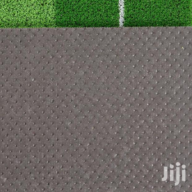 Putting Mat With Ball Return · Photo 4