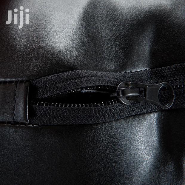 Punch Bag - Black · Photo 5