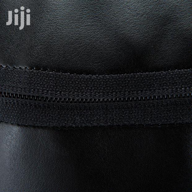 Punch Bag - Black · Photo 7