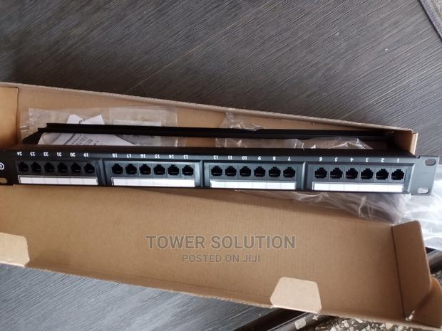 Network Patch Panel 24port · Photo 1