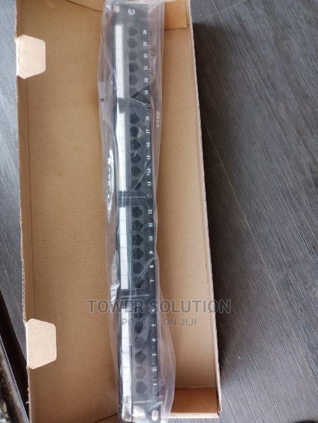 Network Patch Panel 24port · Photo 3
