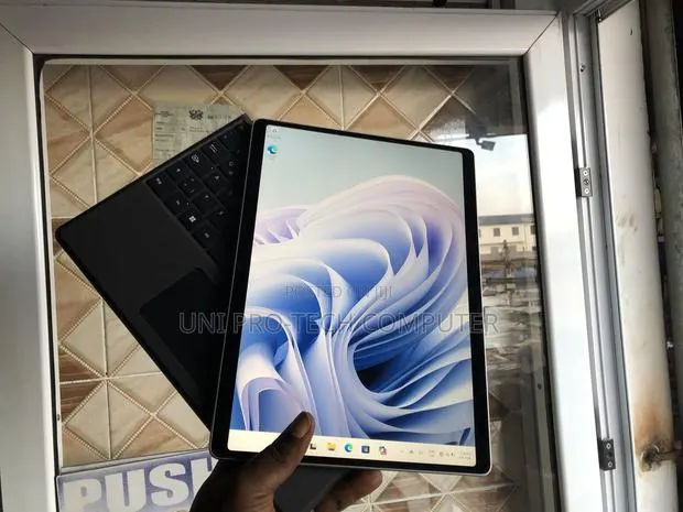 Laptop Microsoft Surface Pro 10 16GB Intel Core Ultra 7 SSD 256GB · Photo 1