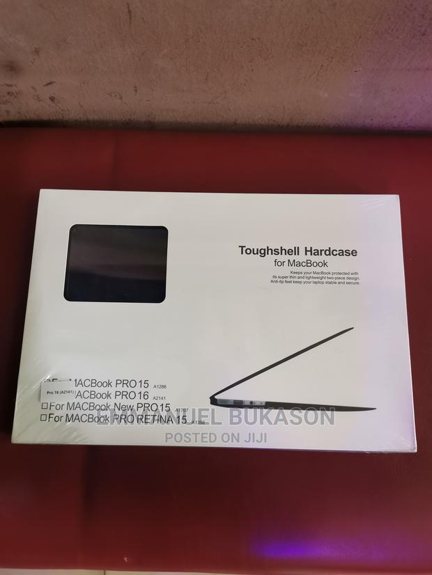 Mac B Pro Hard Shell Case · Photo 1