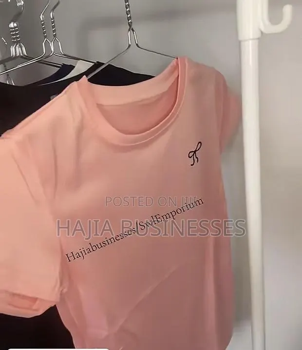Bow Basic Top · Photo 1