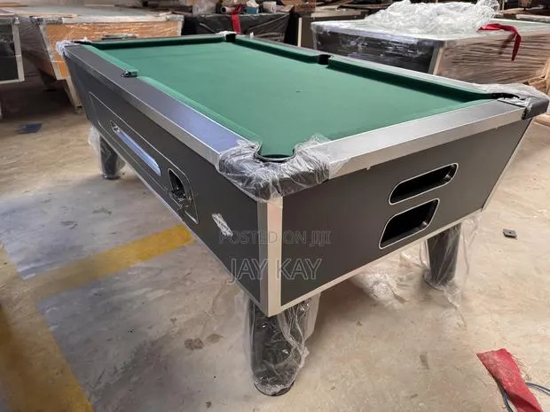 Coin Operated Pooltable · Photo 1