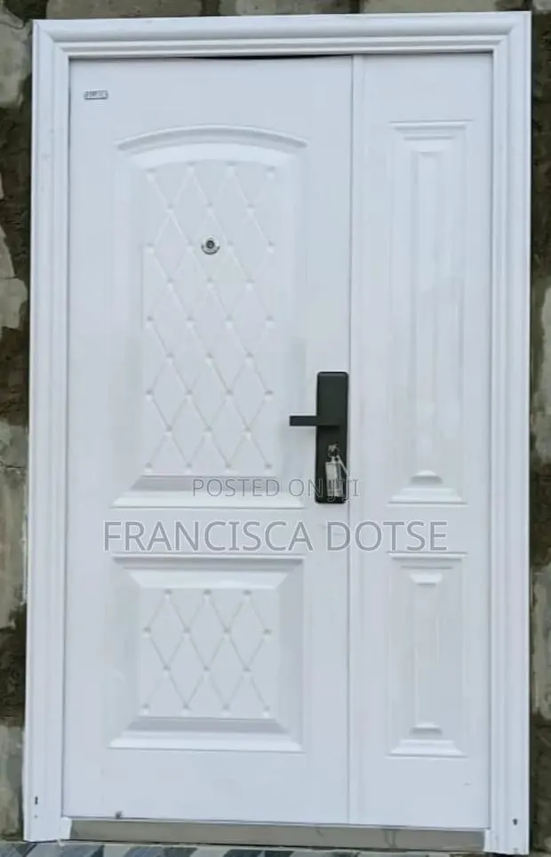All White One and Half Door · Photo 1