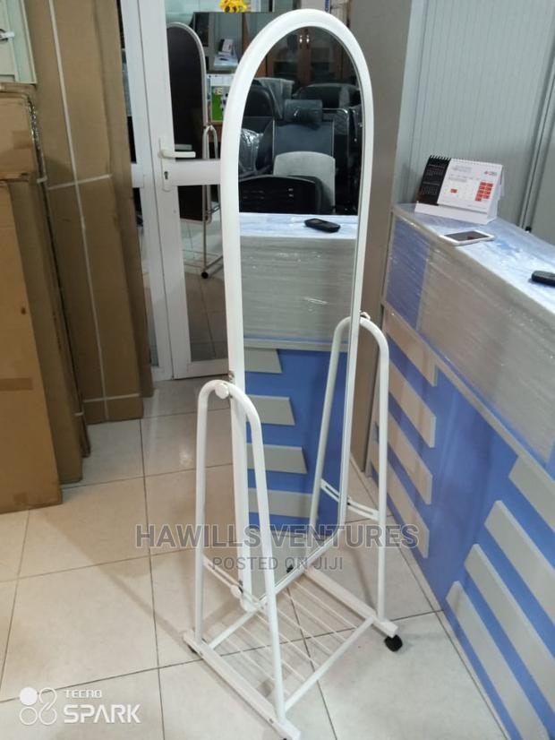 Wheels Standing Mirror · Photo 1