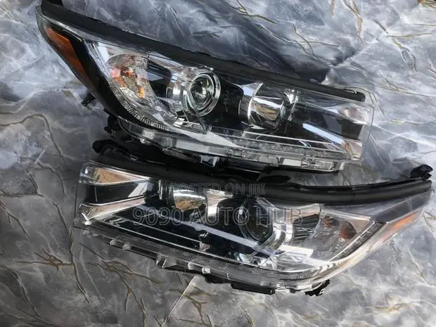 Toyota Highlander 2014, 2015, 2016 Headlight – OEM | Foreign Used · Photo 1