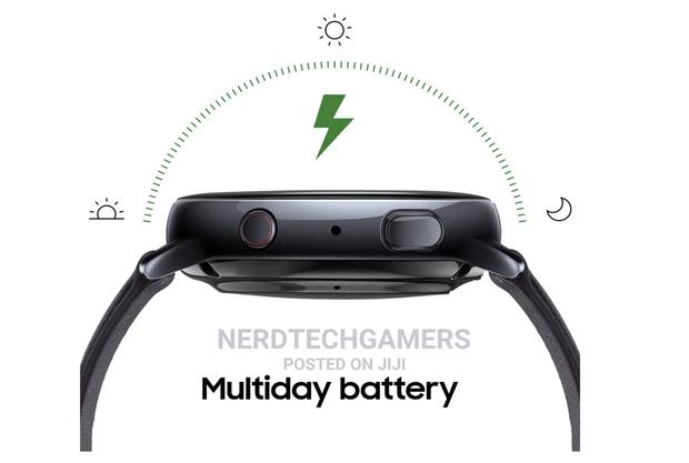 SAMSUNG Galaxy Watch Active 2 · Photo 2