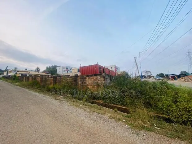 Land SALE 0.58 Acre Size Dzorwulu · Photo 3