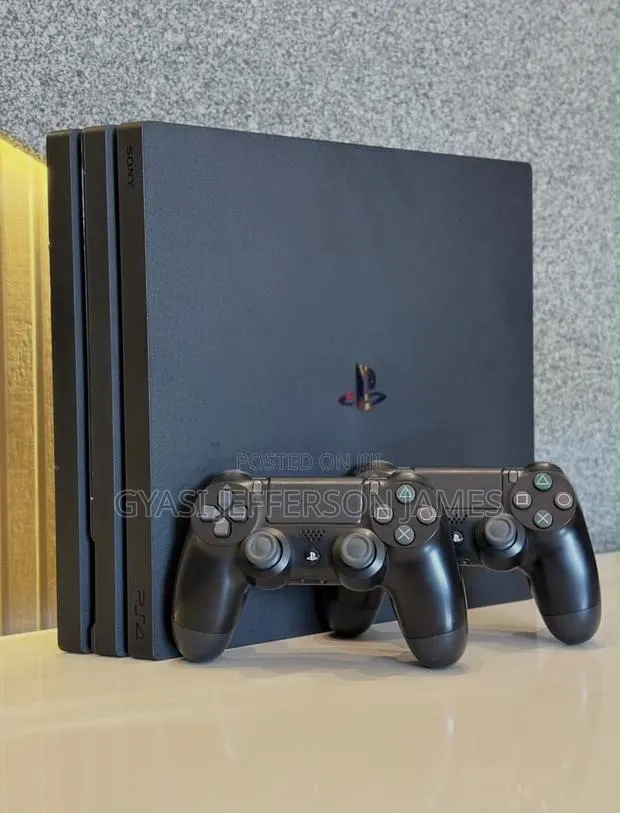 PlayStation 4 Pro 1TB · Photo 1