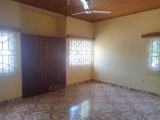 4bdrm House in Ayathar Bedroom, Teshie for Rent · Photo 6