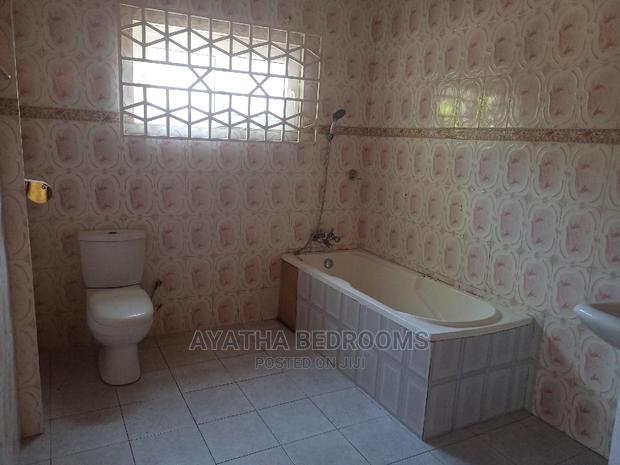 4bdrm House in Ayathar Bedroom, Teshie for Rent · Photo 5