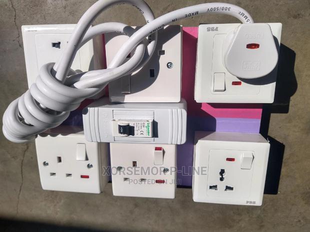 Power Breaker Extension Board · Photo 3