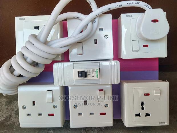 Power Breaker Extension Board · Photo 1