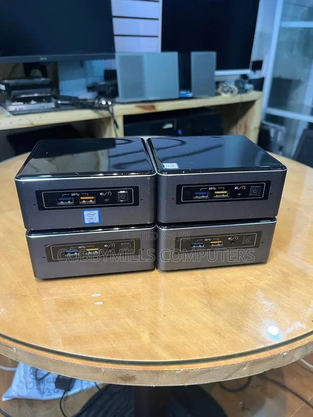 Desktop Computer 8GB Intel SSD 256GB · Photo 1