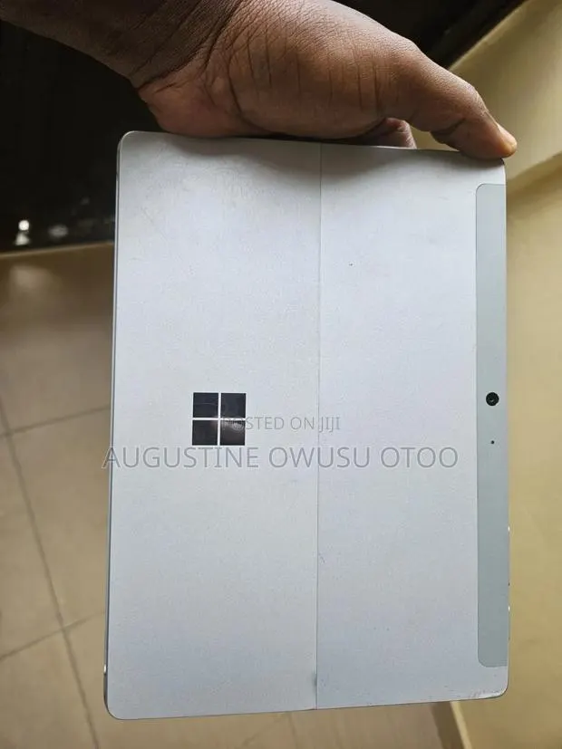 Laptop Microsoft Surface 2 8GB Intel HDD+SSD 128GB · Photo 1