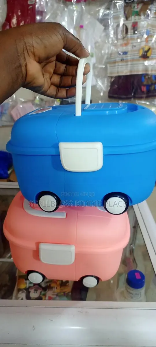 Durable Plastic Lunch Box · Photo 1