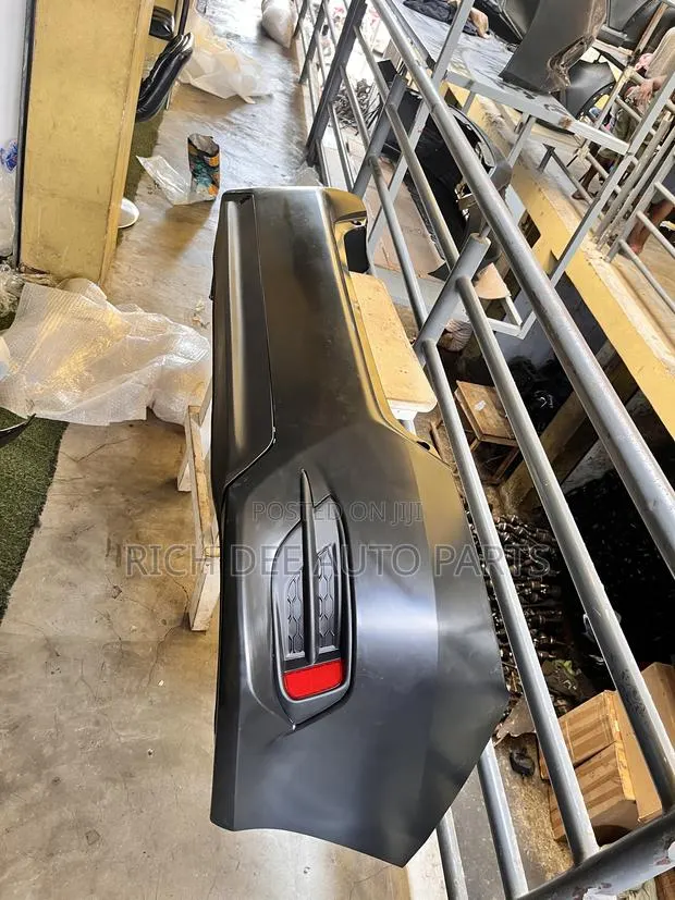 Honda Civic 2016-2020 Back Bumper Complete 2016, 2017, 2018, 2019 · Photo 1