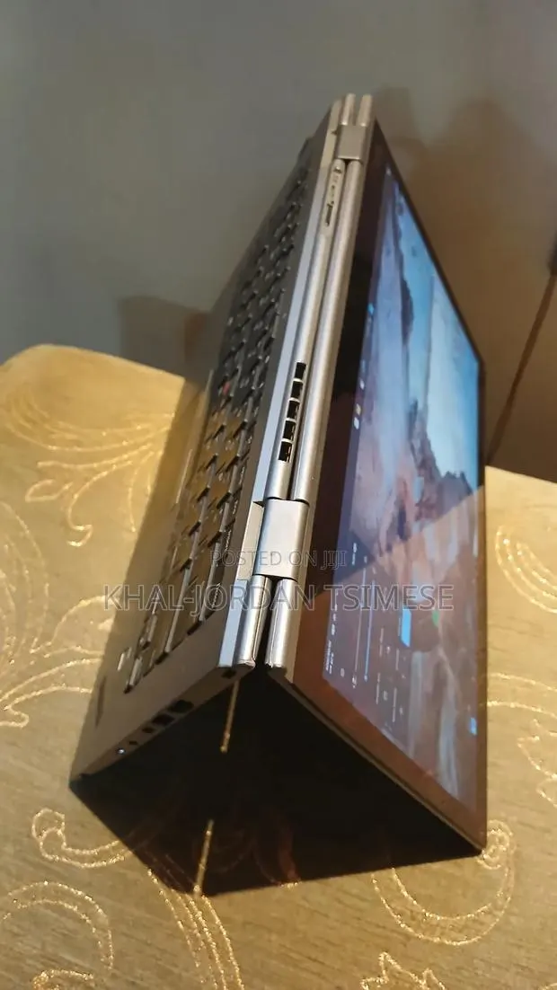 Laptop Lenovo ThinkPad X1 Yoga 16GB Intel Core i7 SSD 512GB · Photo 1