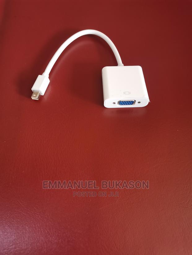 Thunderbolt to VGA Converter · Photo 1