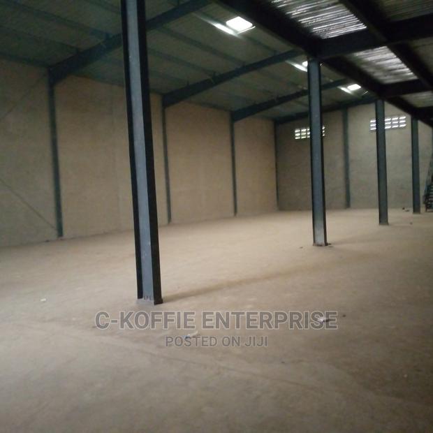 350 SQM Warehouse at Achimota 4 Rent · Photo 2