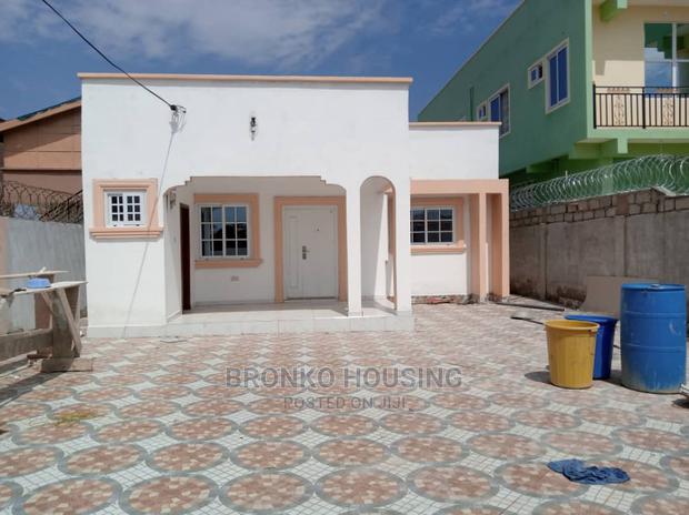 3bdrm House in Bronko Housing, Spintex for rent · Photo 2