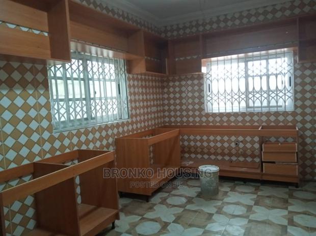 3bdrm House in Bronko Housing, Spintex for rent · Photo 4