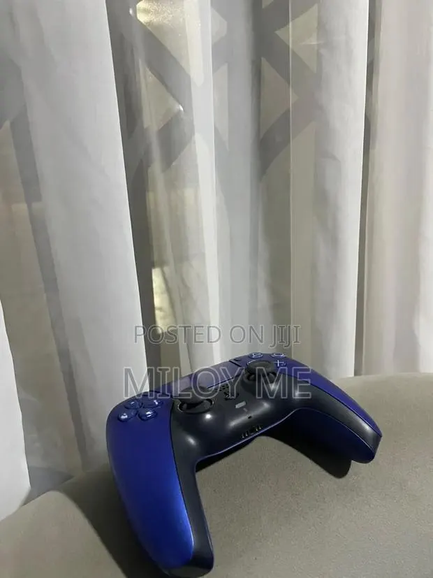 Game Controller · Photo 1