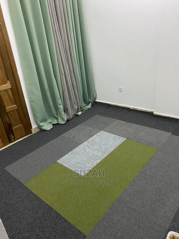 Woolen Tile Carpet · Photo 1