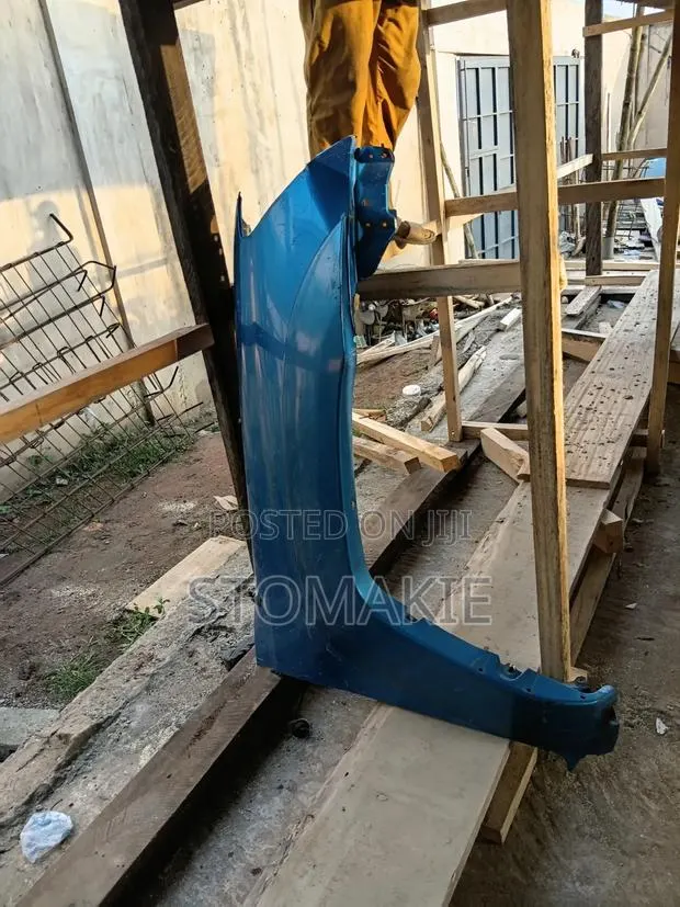 05 to 15 Toyota Tacoma Passager Side Fender · Photo 1