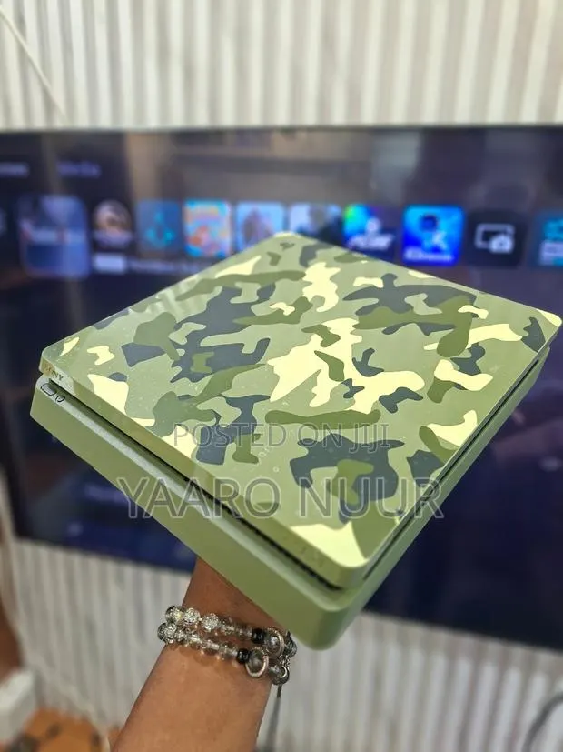Ps4 Slim With 1 Controller and 15 Games · Photo 1