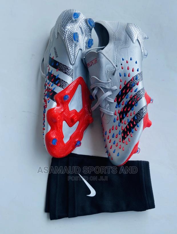 Original Adidas Predator Football Boot at Cool Price · Photo 1