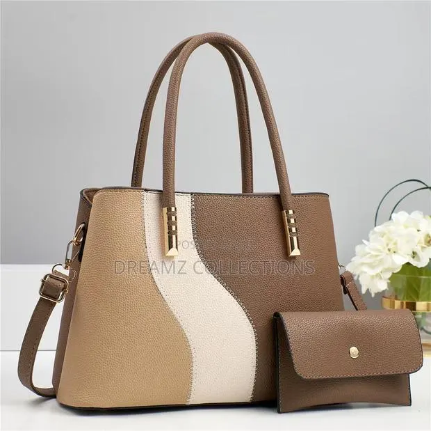 Wavy Panel Handbag Set · Photo 1