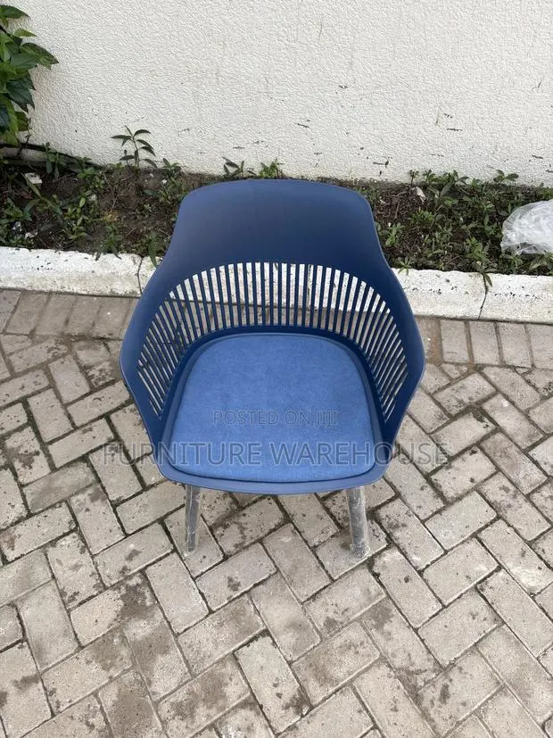 Garden Chairs · Photo 1