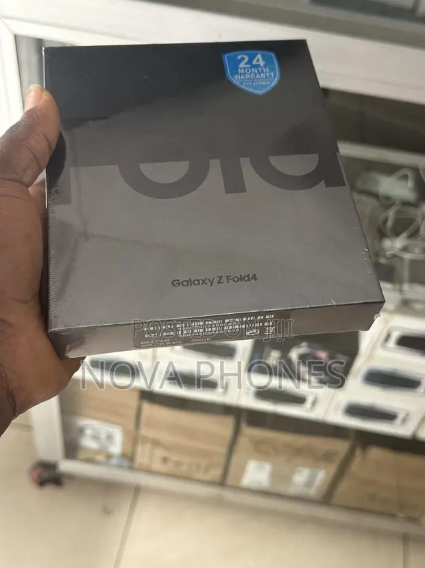New Samsung Galaxy Z Fold4 512 GB Silver · Photo 1