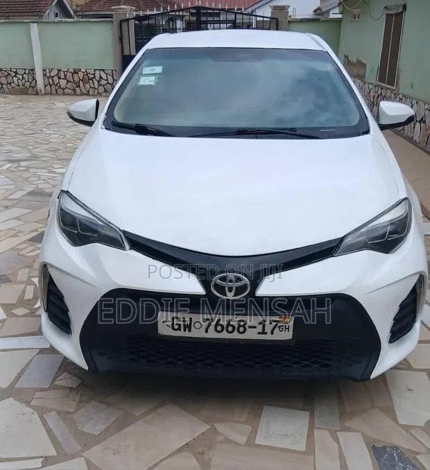 Toyota Corolla LE Eco Premium 4dr Sedan (1.8L 4cyl CVT) 2015 White · Photo 1