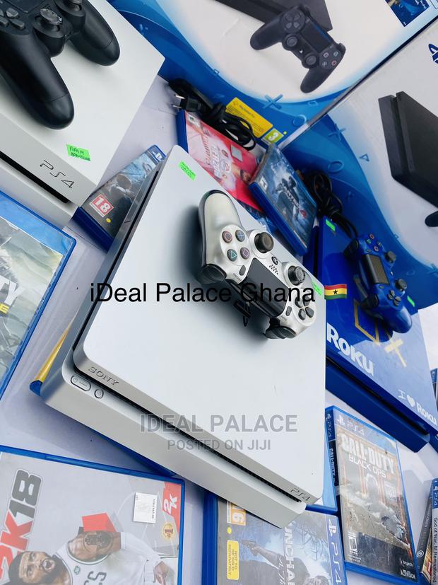 Playstation 4 Slim Limited Edition Grey · Photo 3