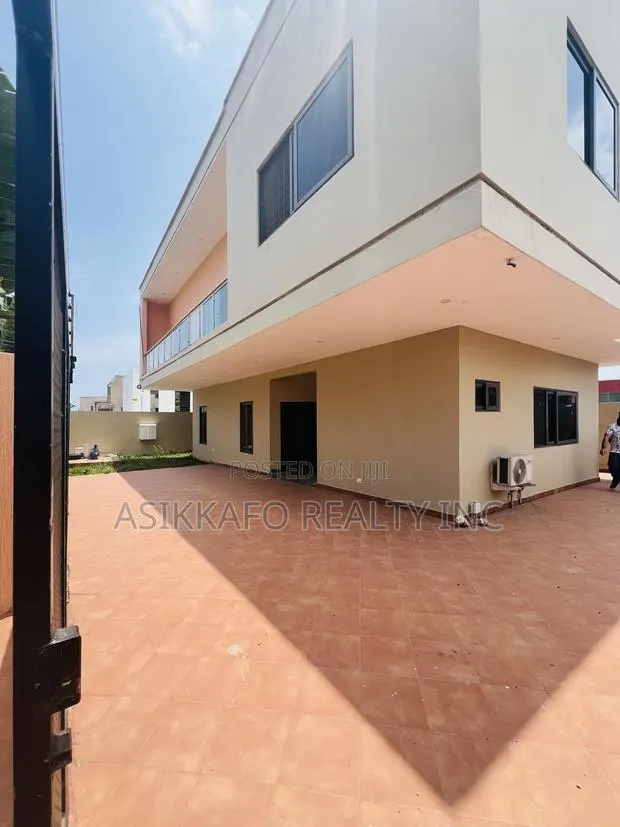 5bdrm Duplex in Burma Hills, Tseaddo for rent · Photo 1