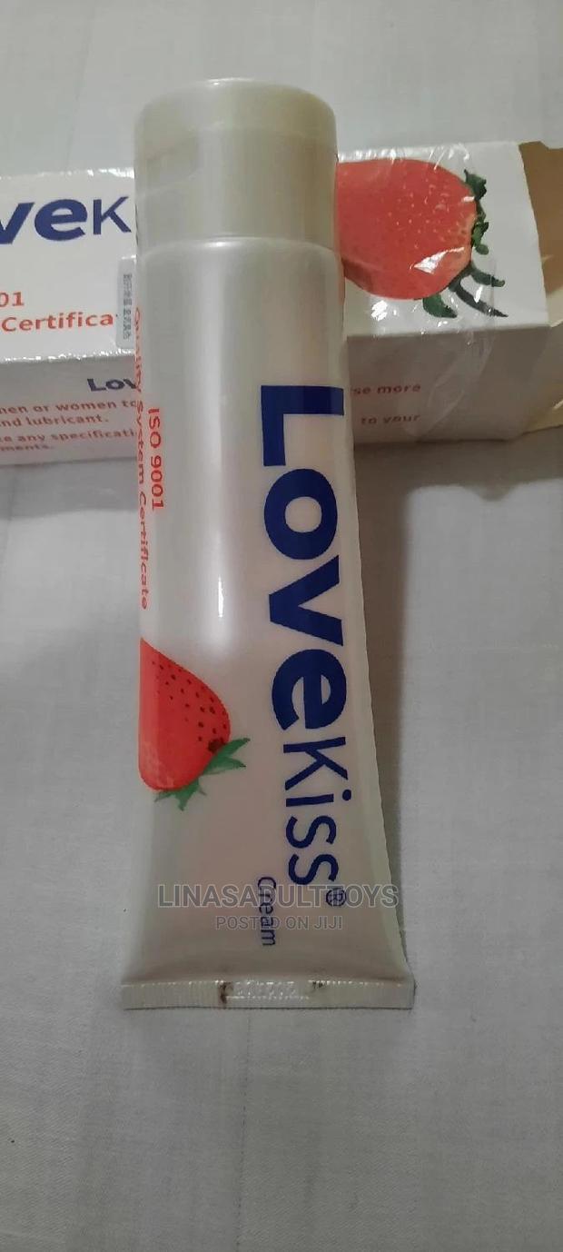 Strawberry Flavoured Lubricant · Photo 6