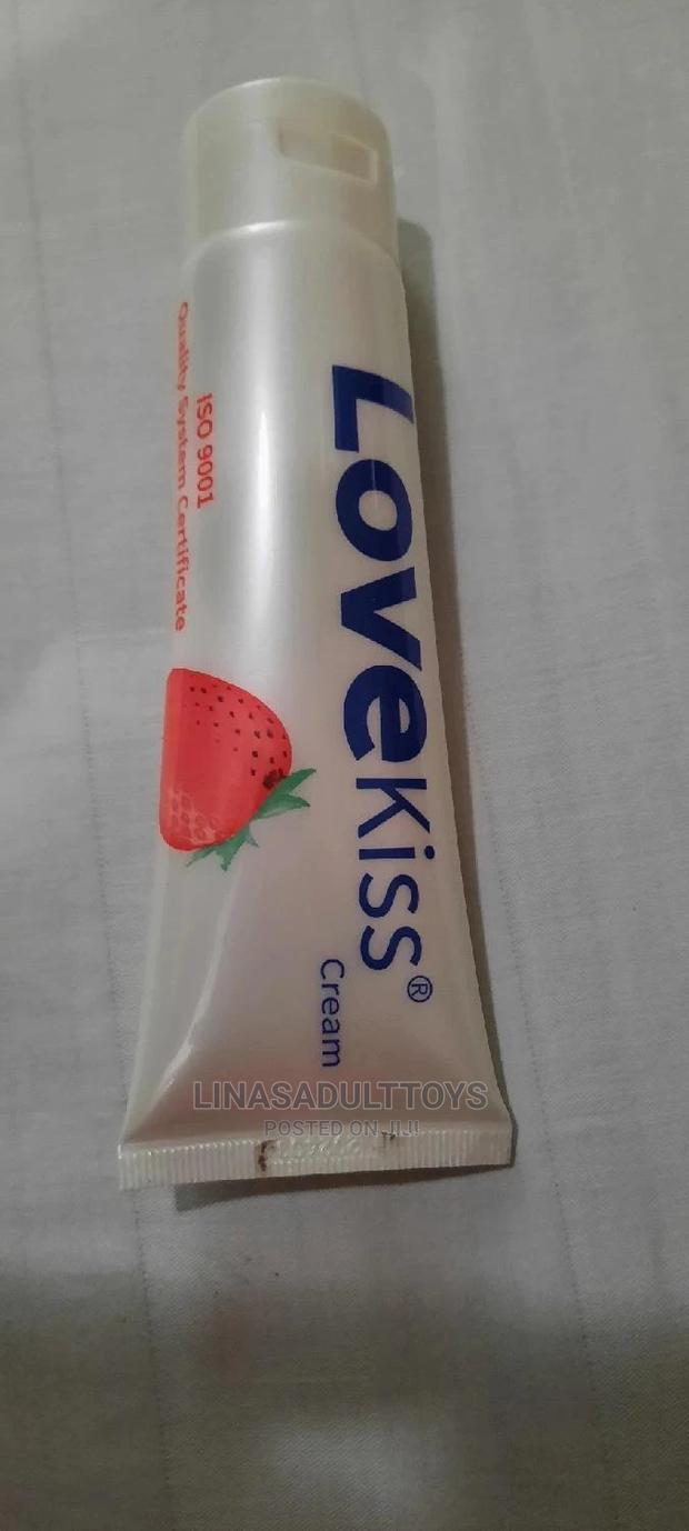 Strawberry Flavoured Lubricant · Photo 2