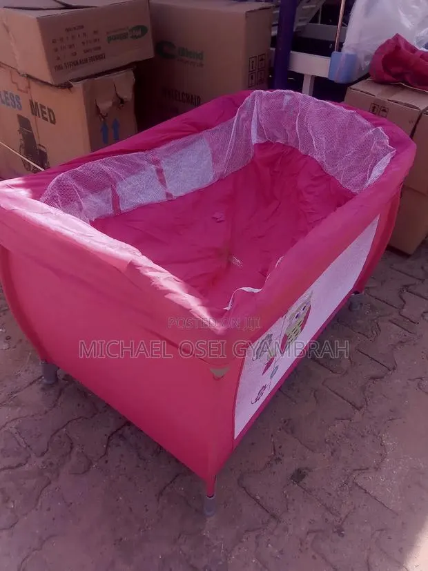 Baby's Cot · Photo 1