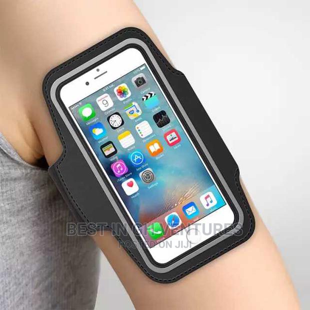 Water Resistance Phone Armband · Photo 1